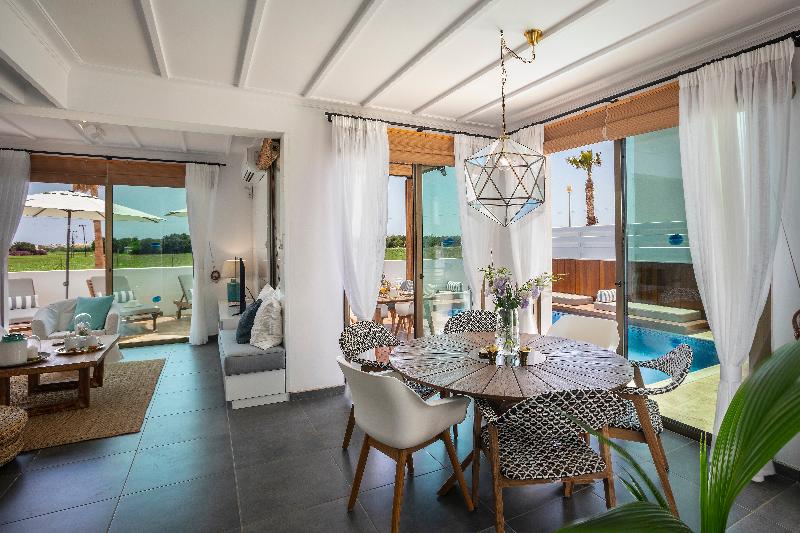 Chris Le Mare Luxury Villa - Oda
