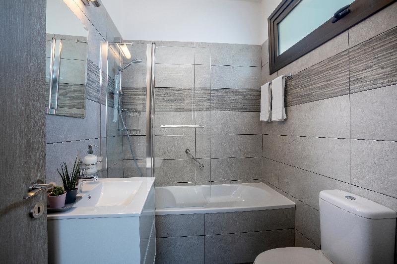 Chris Le Mare Luxury Villa - Oda