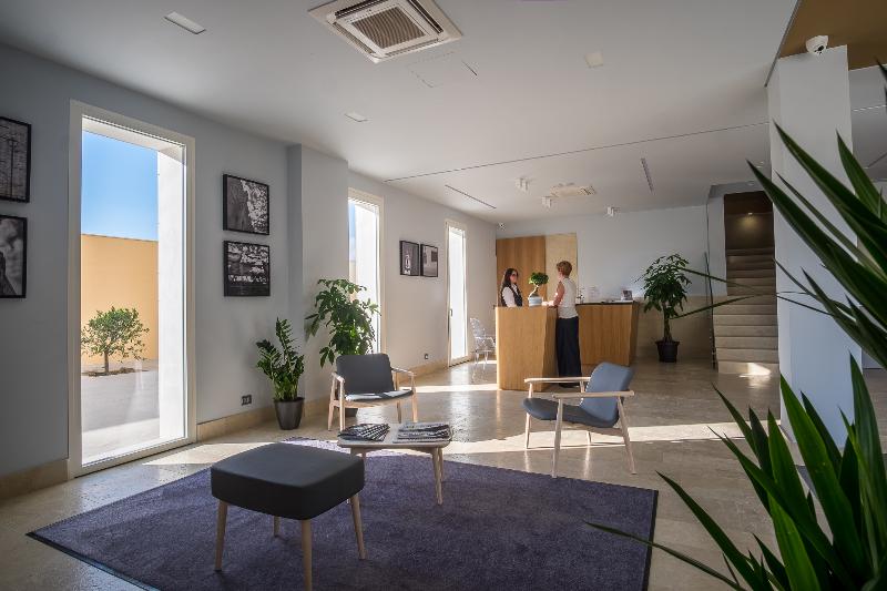 Netum Hotel - Lobi