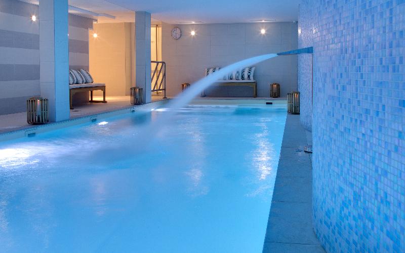 Hotel Les Jardins de Mademoiselle - Havuz