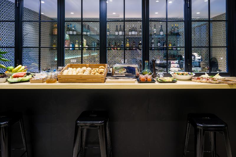 The Walt Madrid - Bar