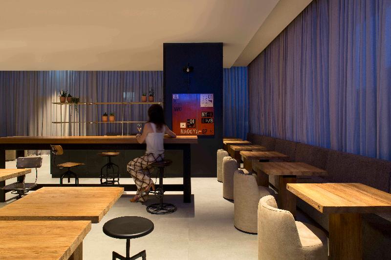 J Hotel - Bar