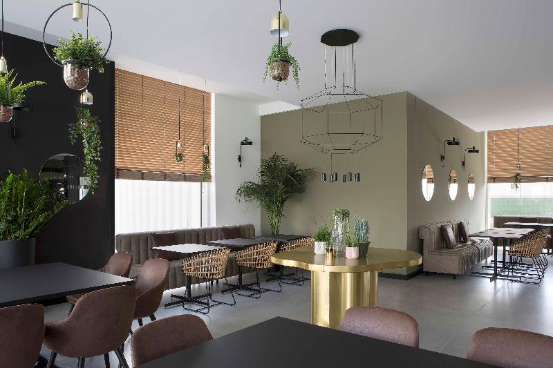 J Hotel - Restoran