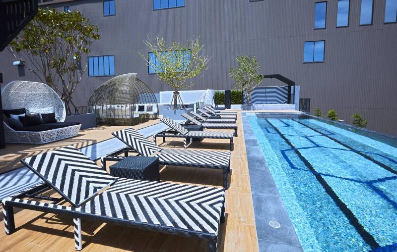 Chezzotel Pattaya Hotel - Havuz