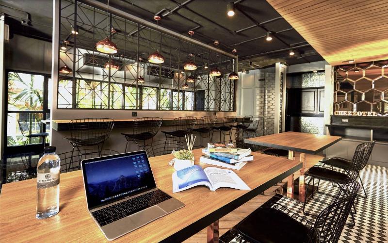 Chezzotel Pattaya Hotel - Restoran
