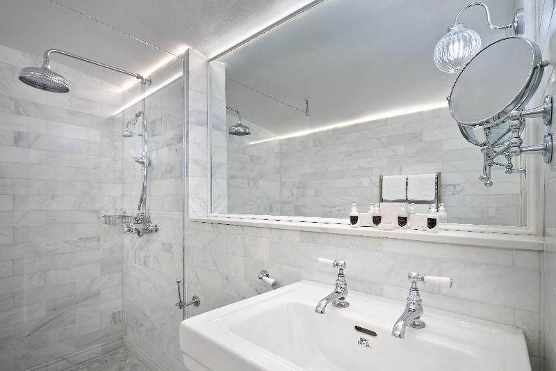 Roseate Villa Bath - Oda