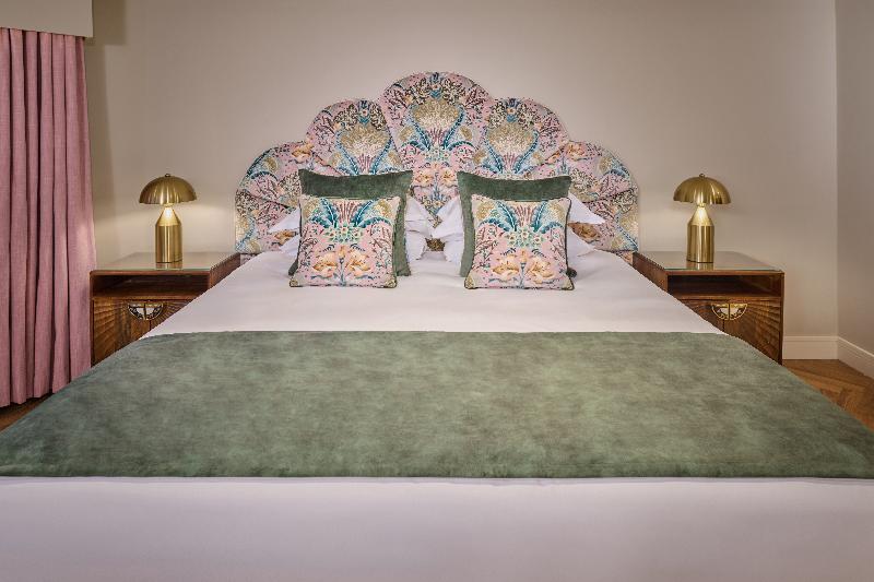Roseate Villa Bath - Oda