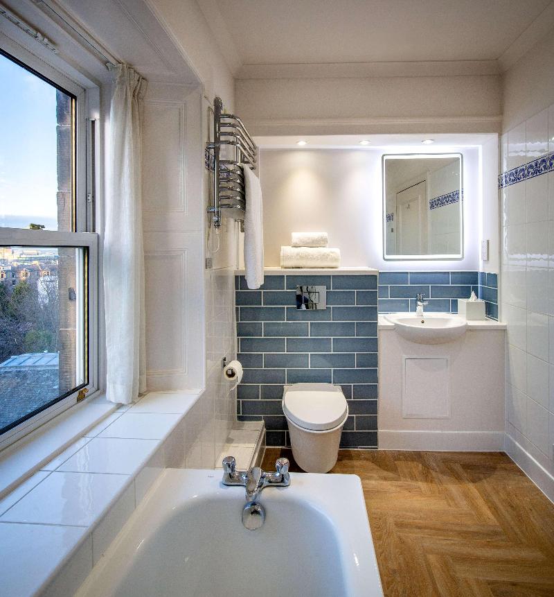 JA The Bruntsfield Edinburgh - Oda