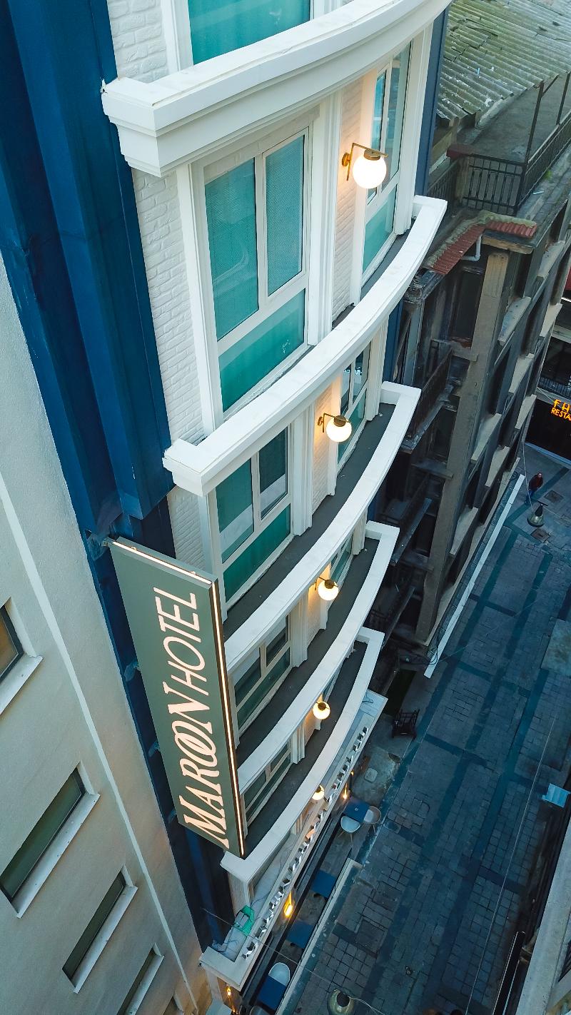 Maroon Hotel TomTom - Genel