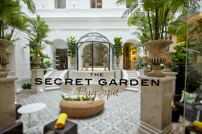 Mystery Hotel Budapest, Preferred Hotels & Resorts - Havuz