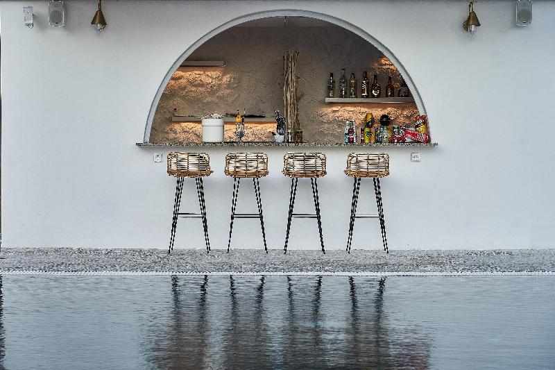 Petri Suites - Bar