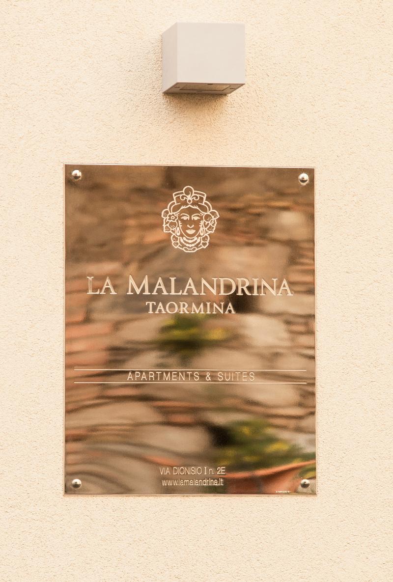 La Malandrina - Lobi