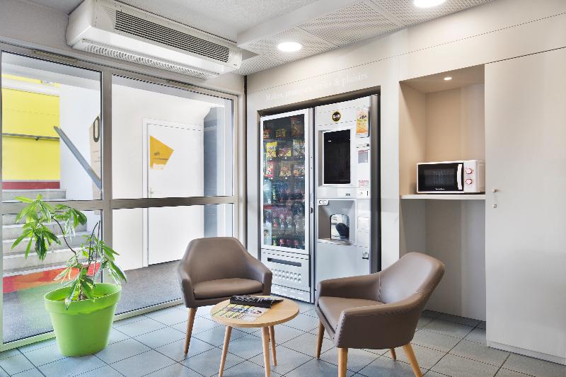 B&B HOTEL Lyon Saint Priest - Lobi