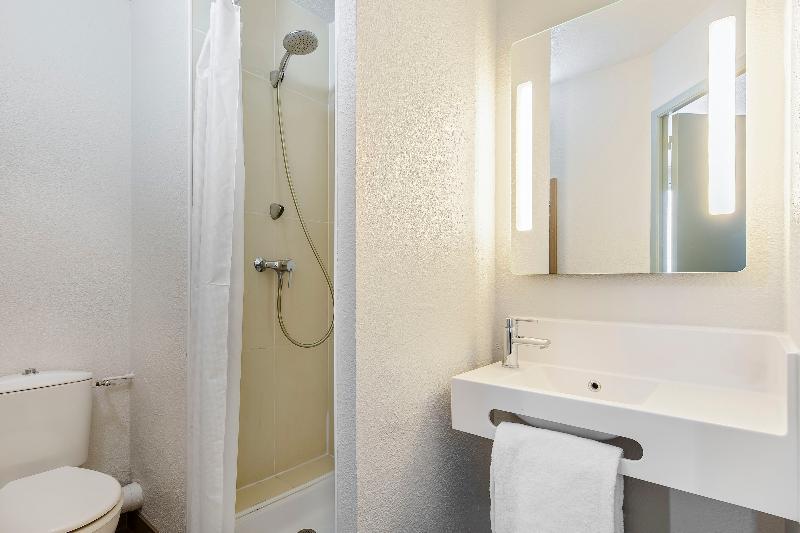B&B HOTEL Lyon Grand Stade Meyzieu - Oda