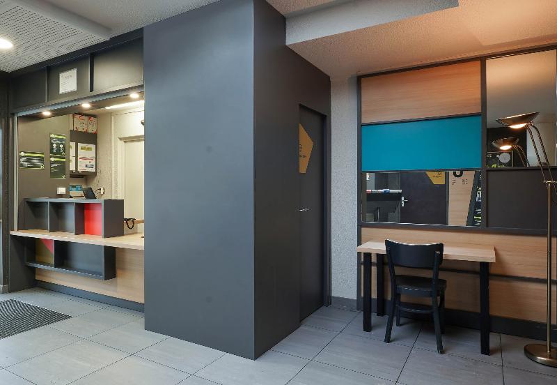 B&B HOTEL AIX EN PROVENCE Pont de l'Arc - Lobi