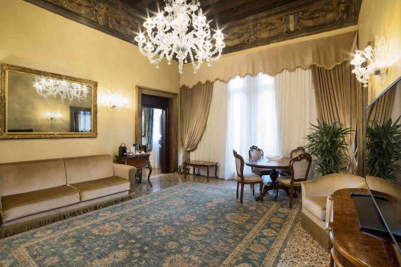 Nani Mocenigo Palace - Oda