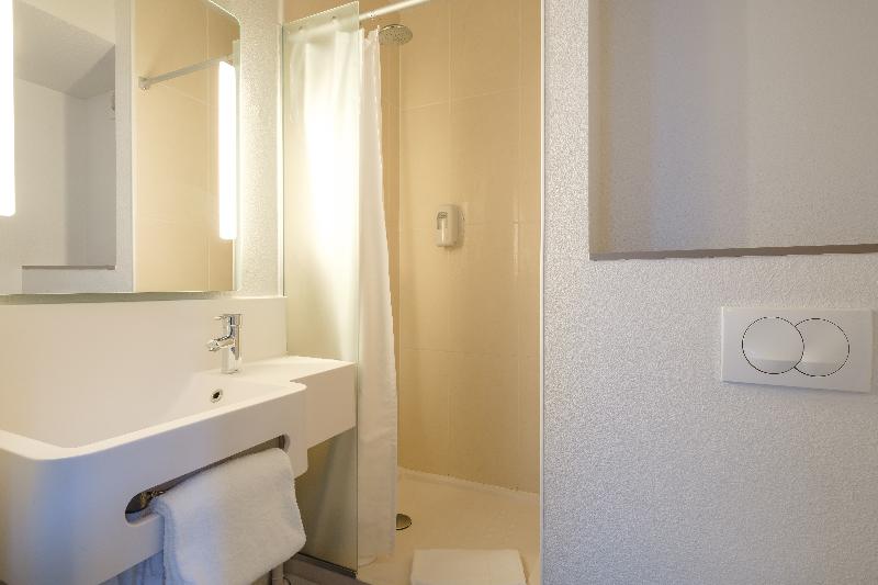 B&B HOTEL Lille Tourcoing Centre - Oda