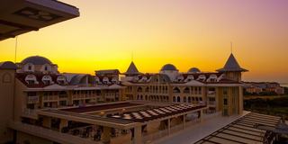 Side Star Resort