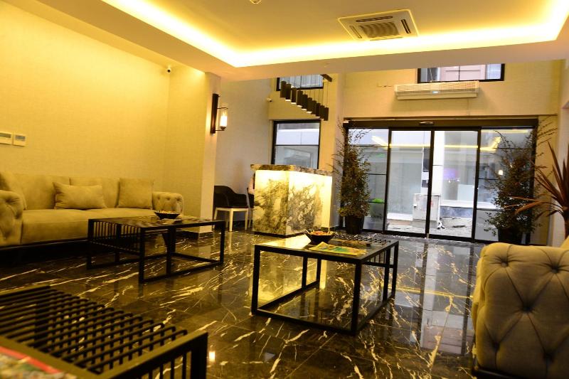 Gardenya Suite Hotel - Lobi