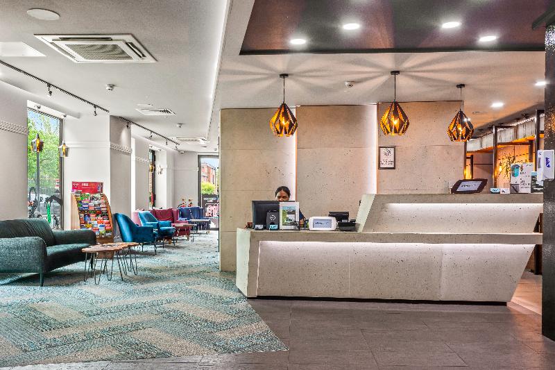 Roomzzz London Stratford - Lobi