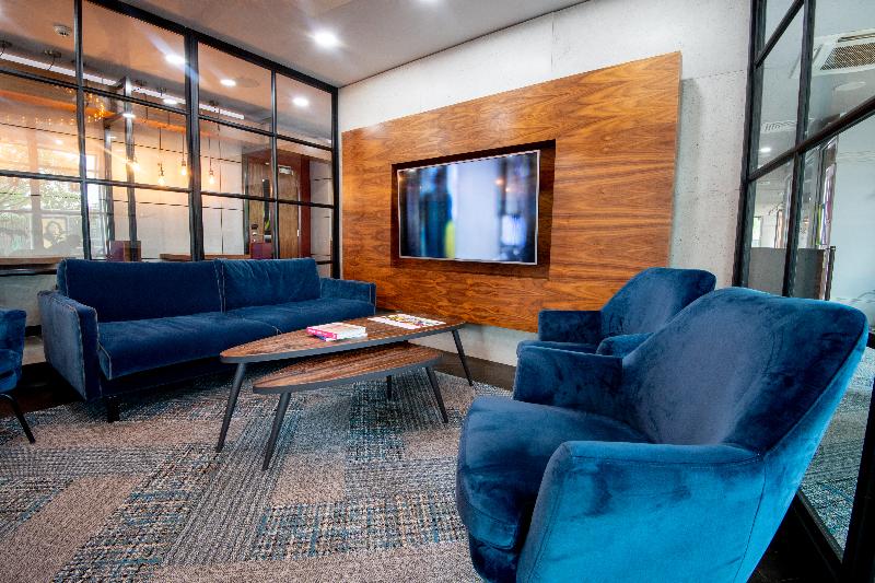 Roomzzz London Stratford - Lobi