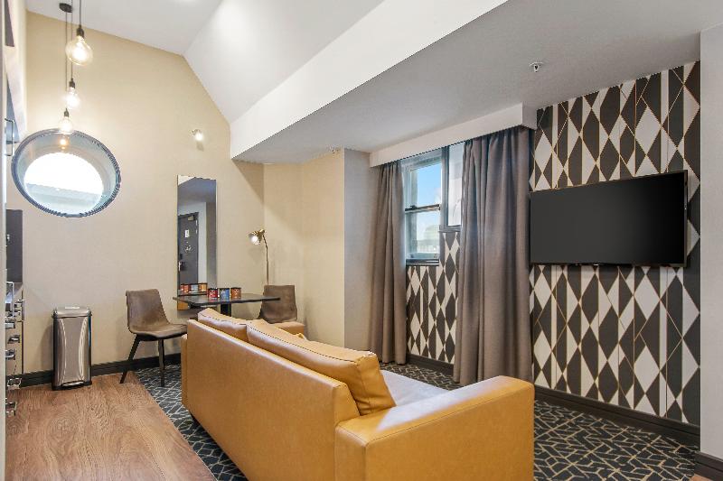 Roomzzz Manchester Victoria - Oda