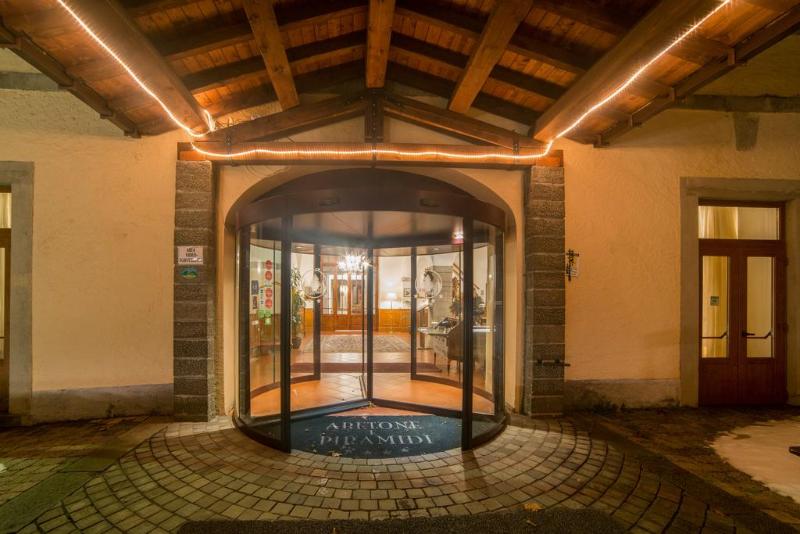 Hotel Abetone & Piramidi Resort & Spa - Lobi