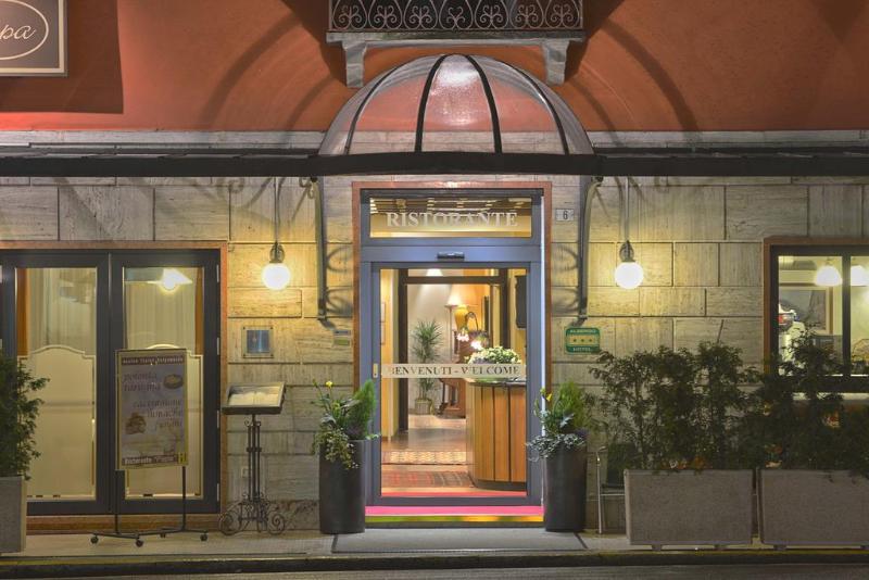 BES Hotel Papa San Pellegrino Terme - Lobi