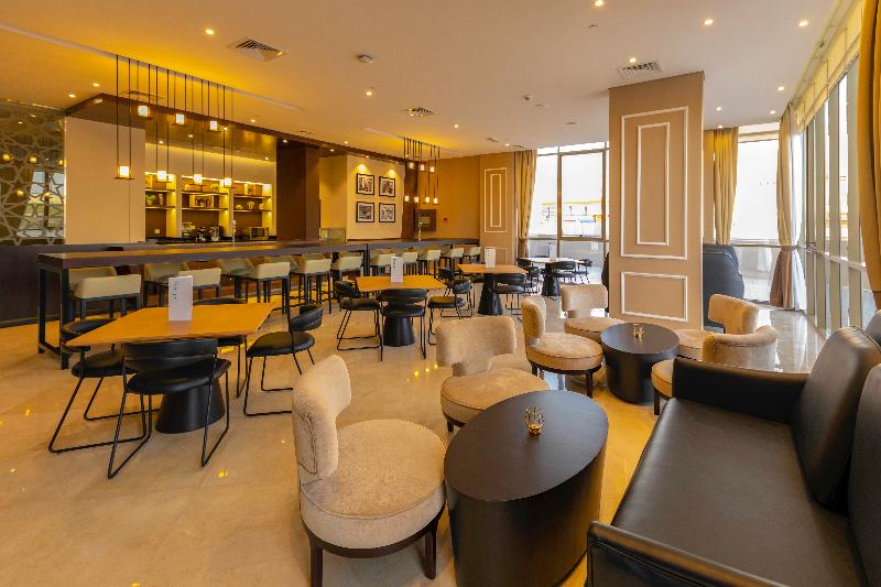 Occidental Dubai Production City - Bar