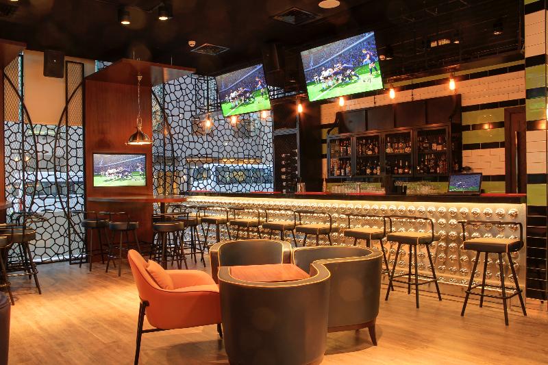 Occidental Dubai Production City - Bar