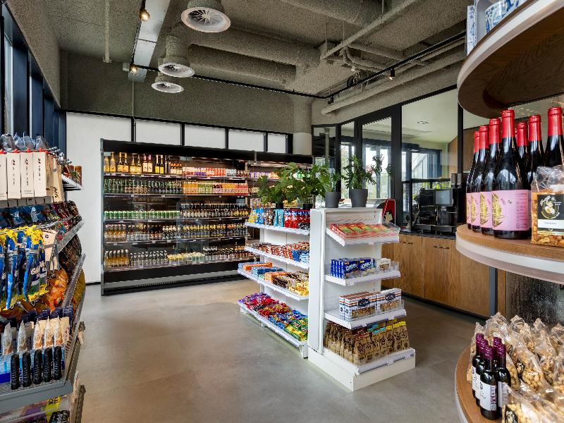 Corendon Amsterdam Schiphol, Tribute Portfolio - Lobi