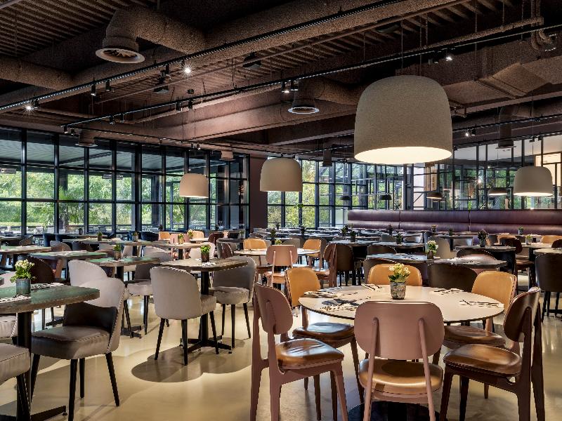 Corendon Amsterdam Schiphol, Tribute Portfolio - Restoran