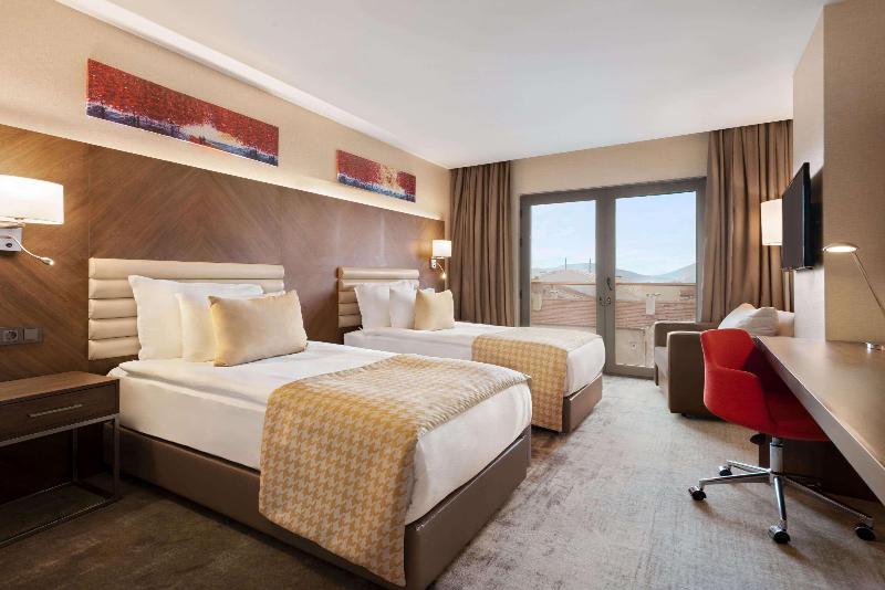 Ramada by Wyndham Isparta - Oda