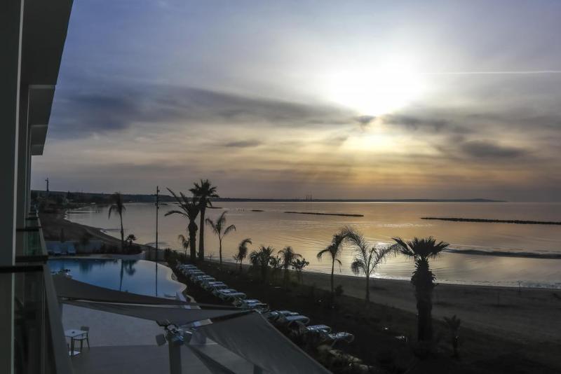 Lebay Beach Hotel - Havuz