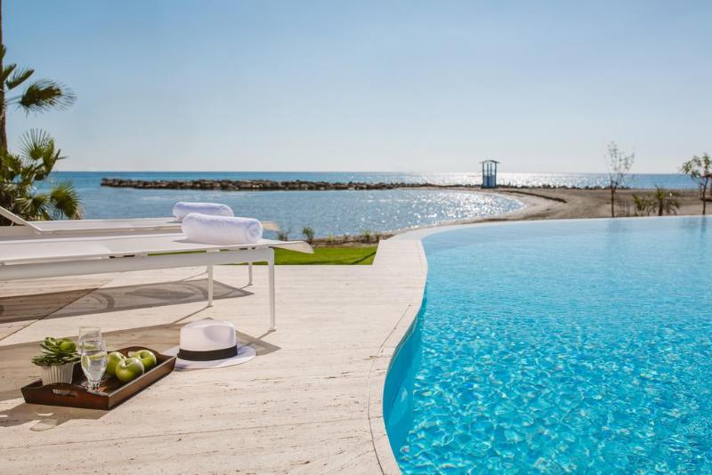 Lebay Beach Hotel - Havuz