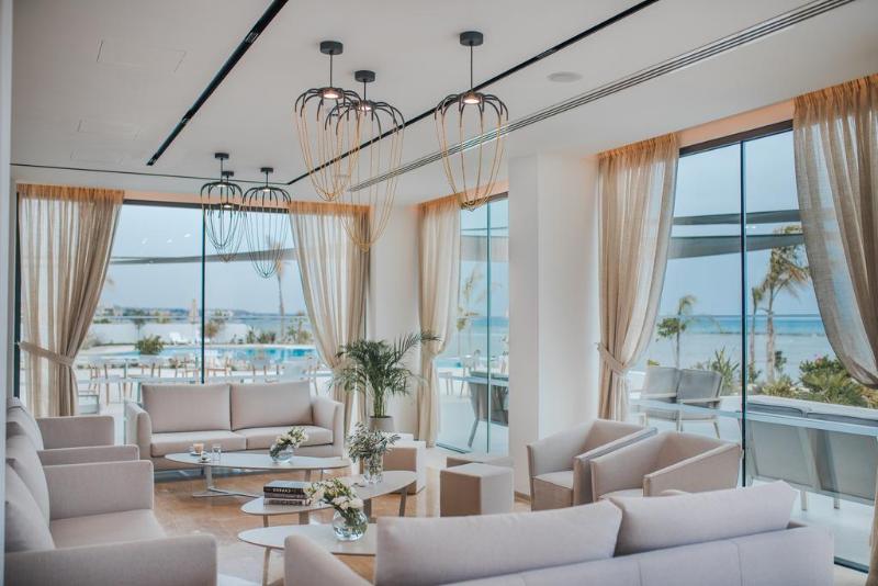 Lebay Beach Hotel - Teras