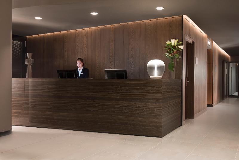 Adina Apartment Hotel Frankfurt Westend - Lobi