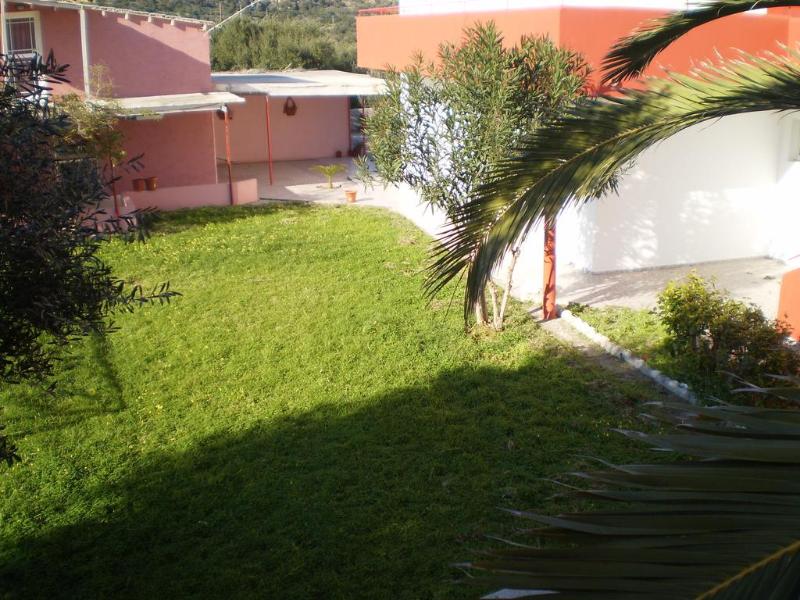 Kefalos Studios - Genel