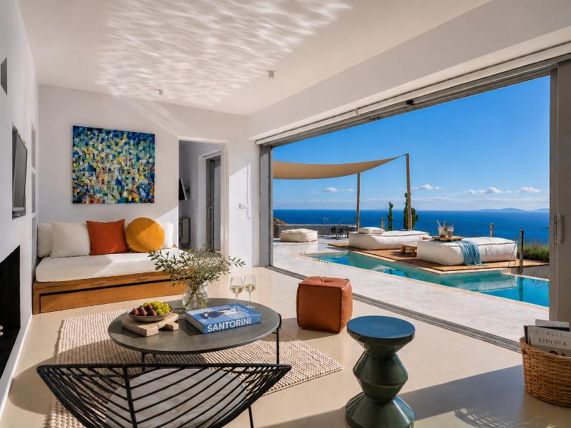 Santorini Heights - Genel