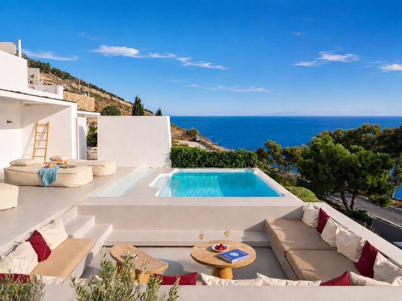 Santorini Heights - Genel