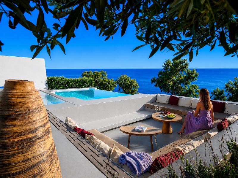 Santorini Heights - Genel
