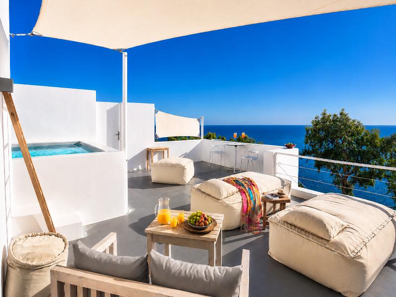 Santorini Heights - Genel