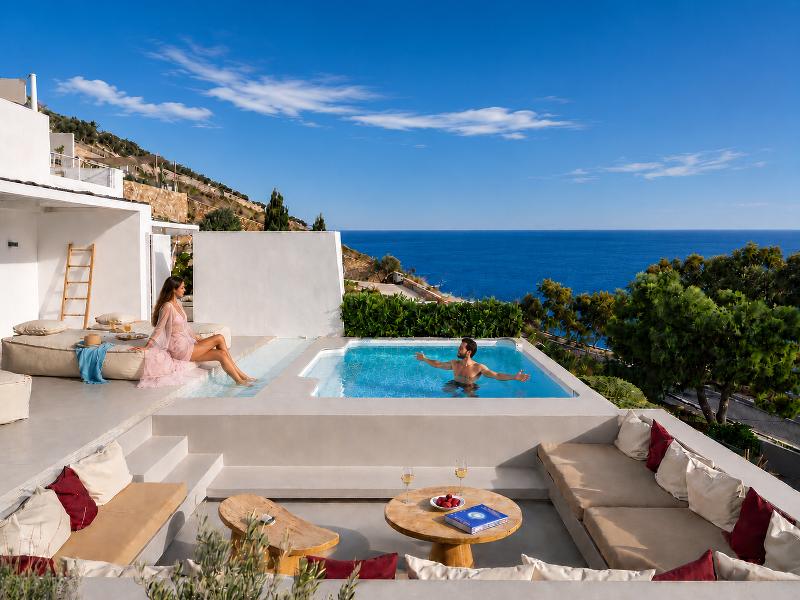 Santorini Heights - Genel