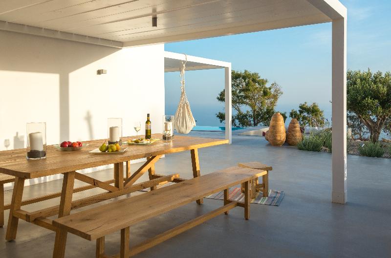 Santorini Heights - Oda