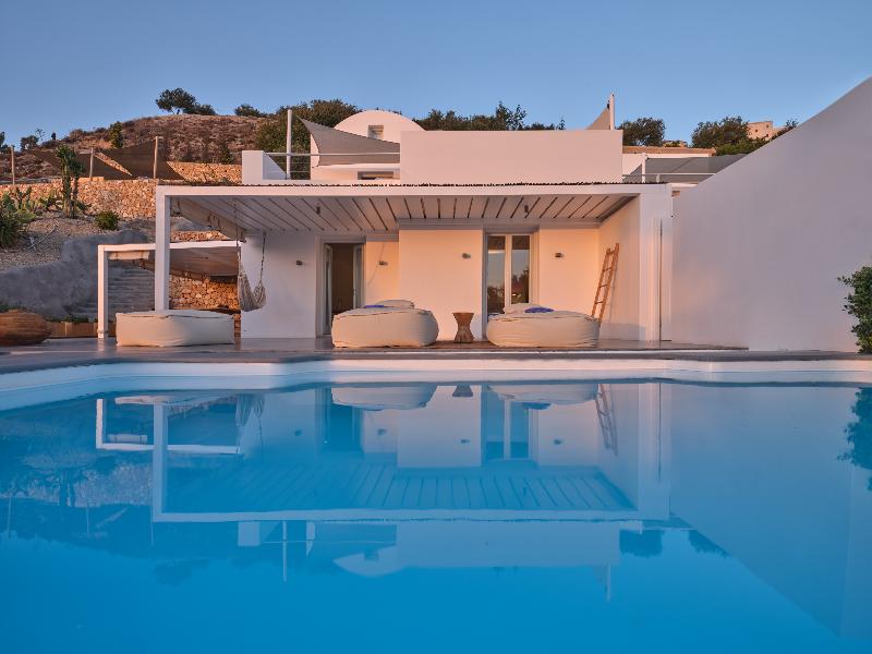 Santorini Heights - Oda