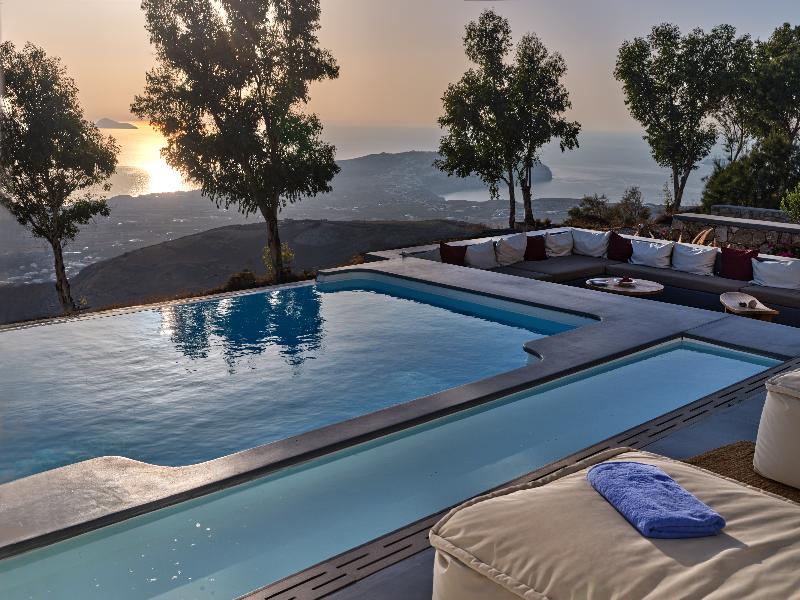 Santorini Heights - Oda