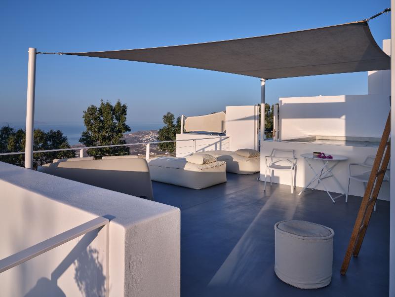 Santorini Heights - Oda