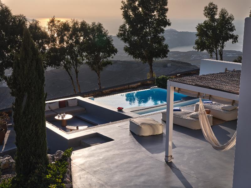 Santorini Heights - Oda