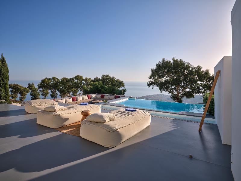 Santorini Heights - Oda