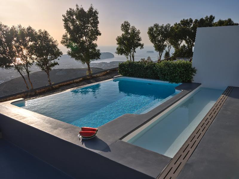 Santorini Heights - Oda